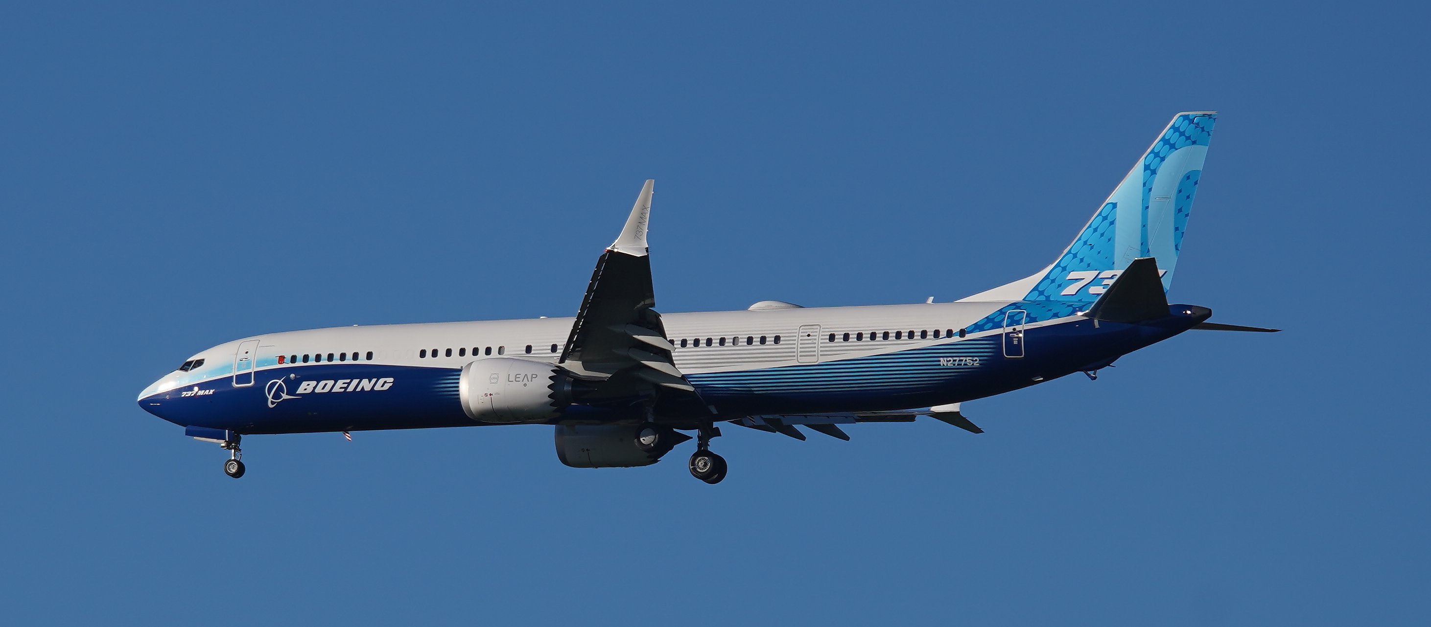 进近中的波音 737-10 验证机 N27752
